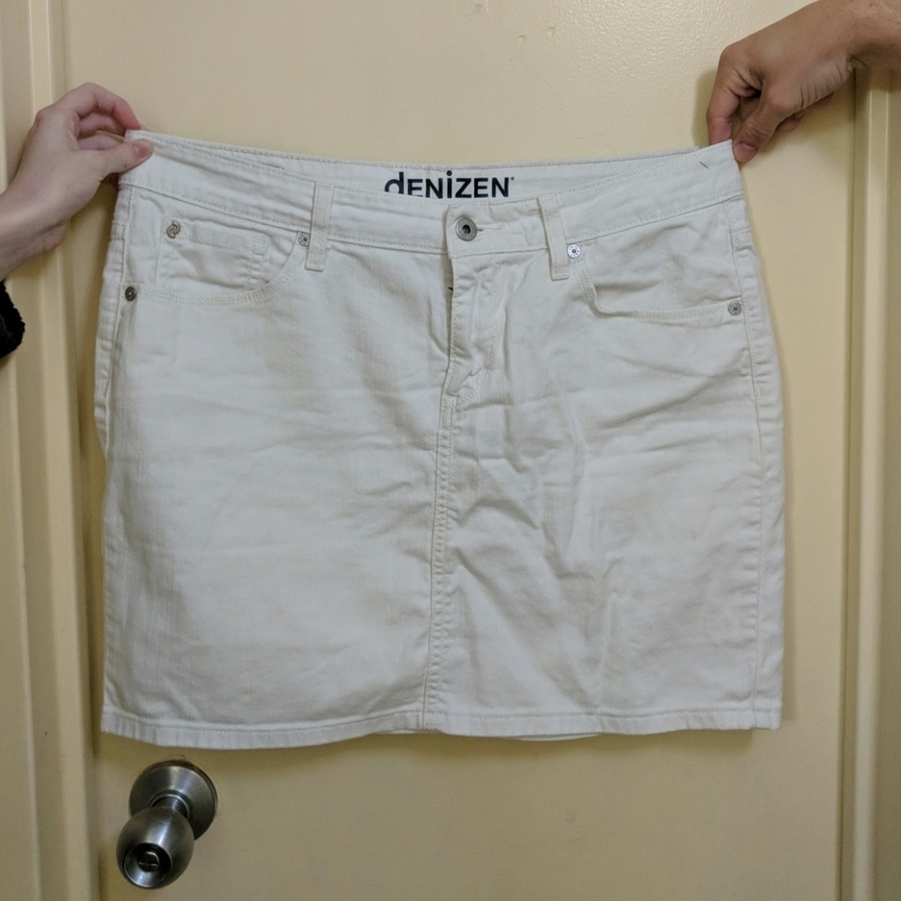 White denim skirt
